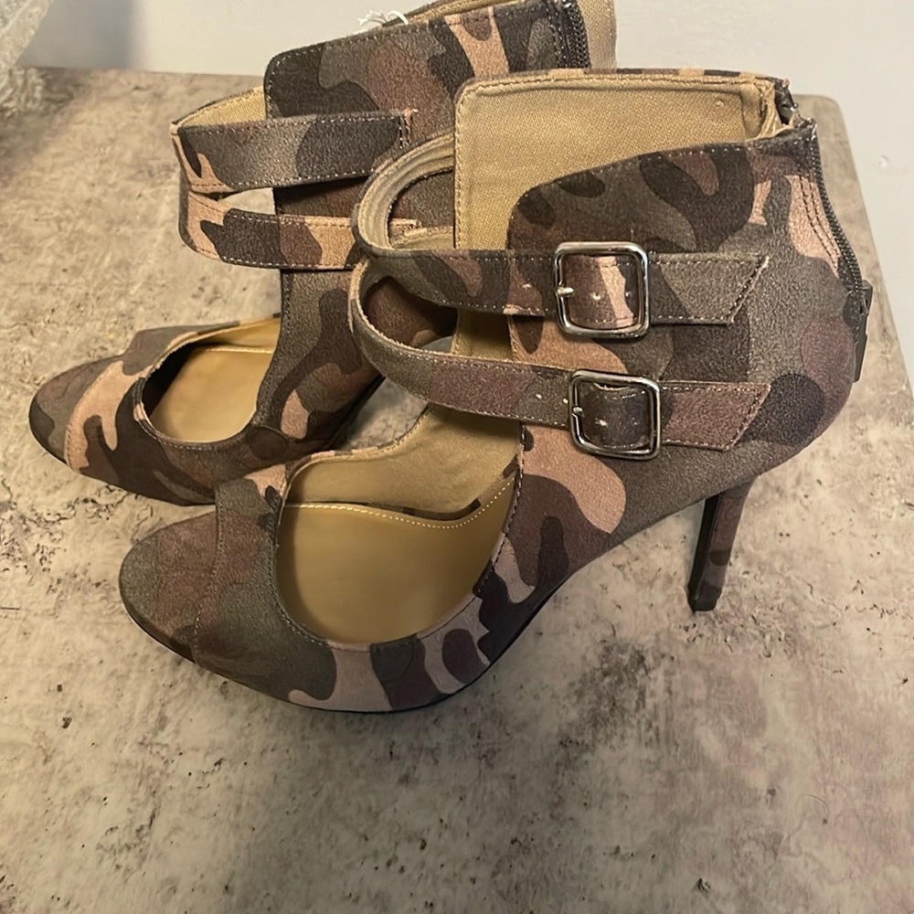 High heels shoes